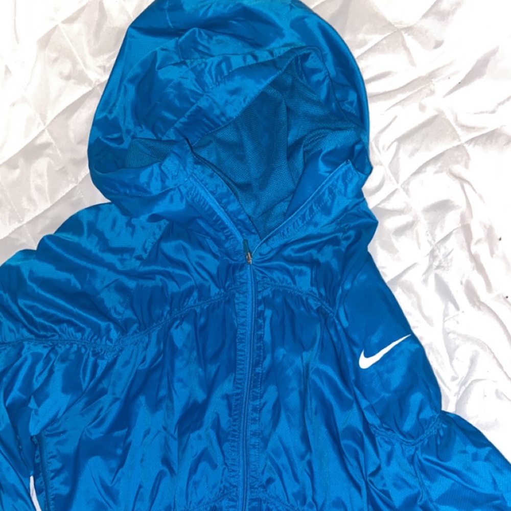 Nike women’s wind breaker